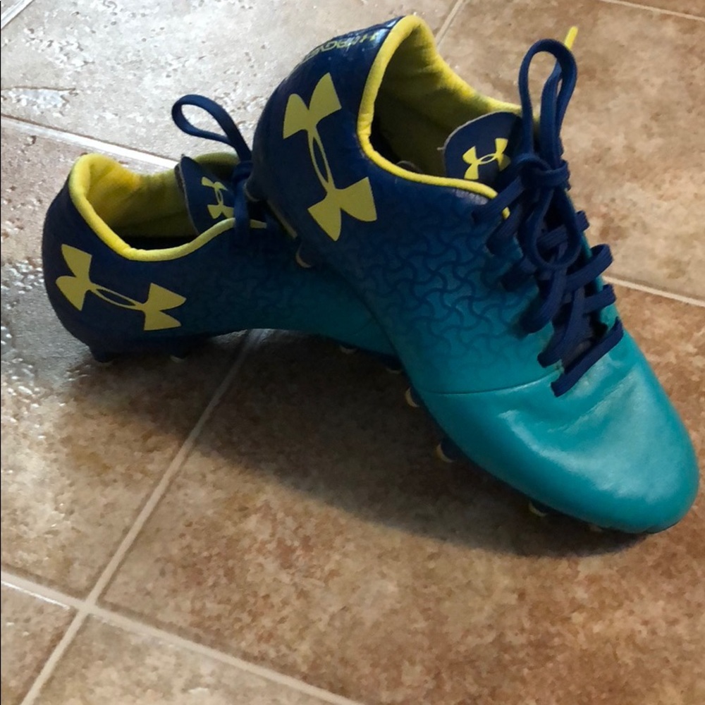 Girls Size 1 Under Armour Cleats